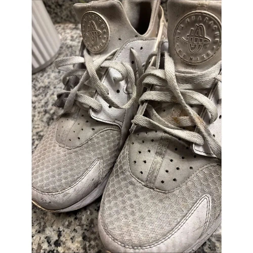 Nike Huarache Off-White/Light Gray Athletic Sneakers